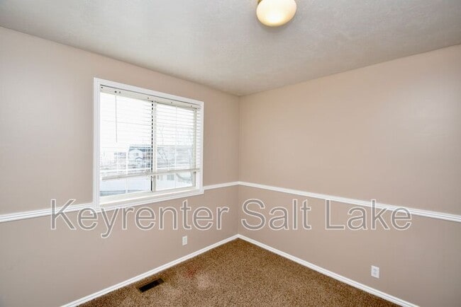 Building Photo - 3061 N 1300 E