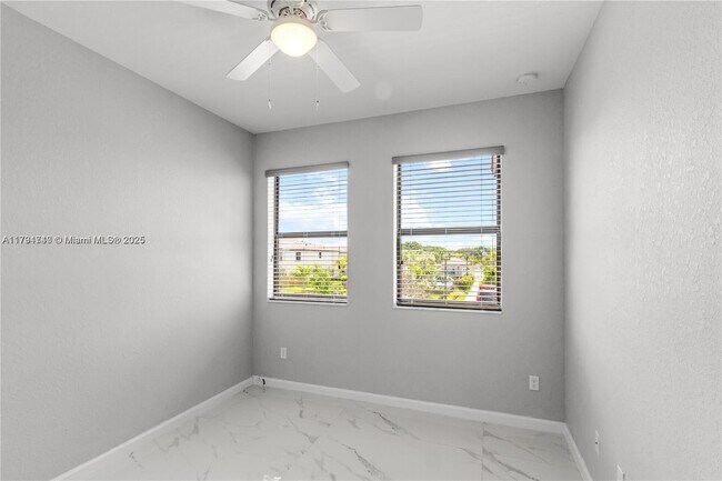 Building Photo - 221 SW 159th Way