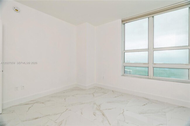 Building Photo - 951 Brickell Ave