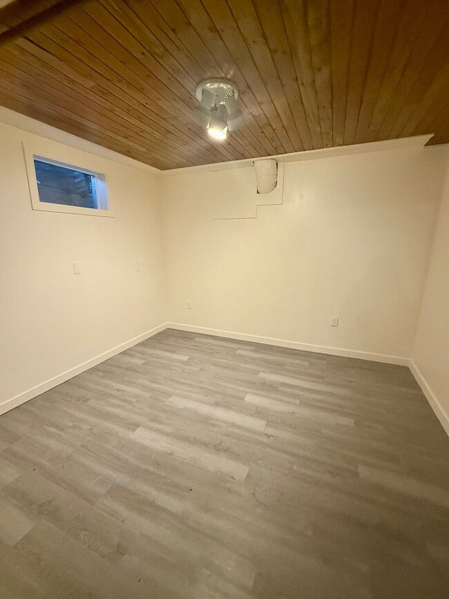 Building Photo - Beautifully Updated 3-Bed, 2-Bath Home – 2,088 Sq Ft with 2-Car Garage