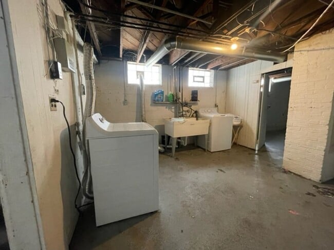 Building Photo - 3130N45thM