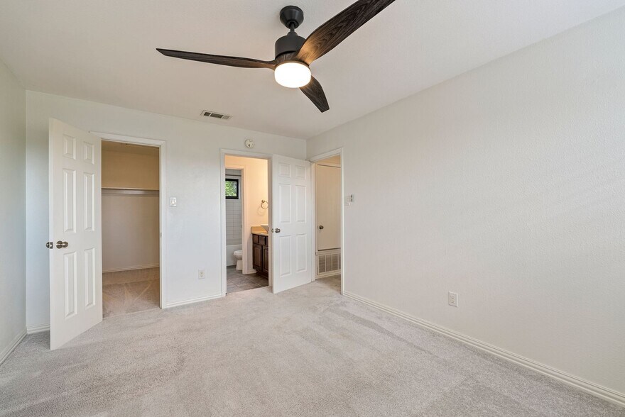 Building Photo - 8302 Bradford Edward Cove