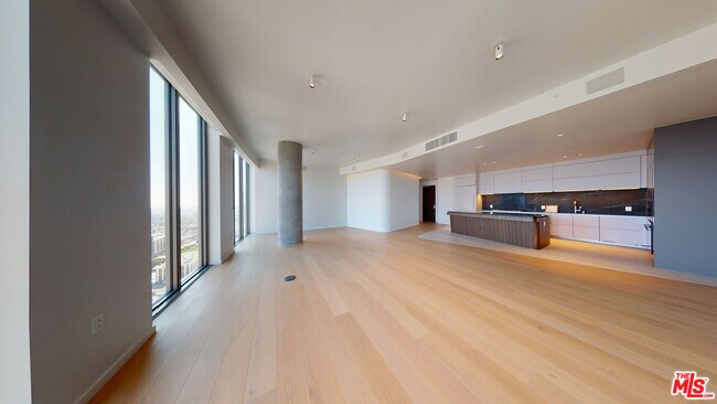 Building Photo - 2801 Sunset Pl