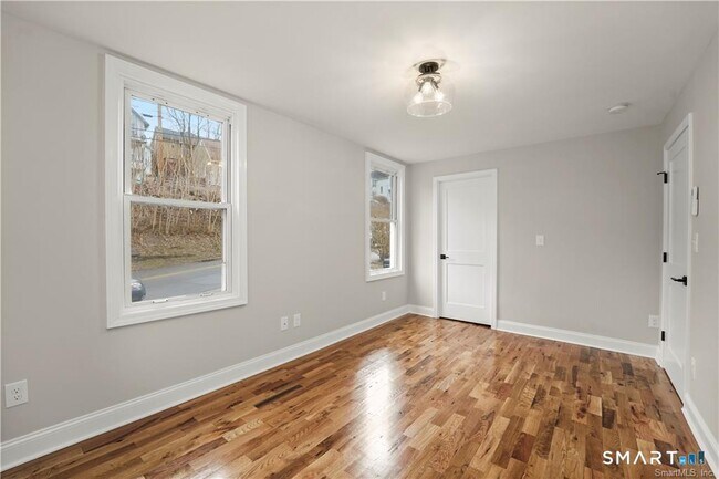 Building Photo - 49 Long Hill Ave