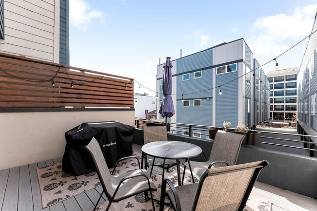 Building Photo - Modern 2BD, 2.5BA Sloan's Lake Townhome With 2-Car Garage