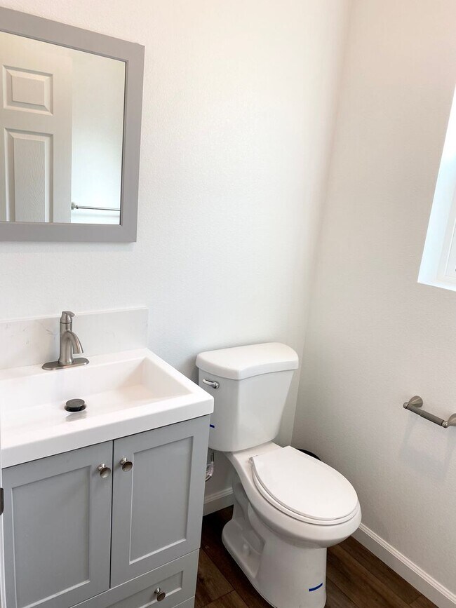 Building Photo - 1326 S Santa Fe St