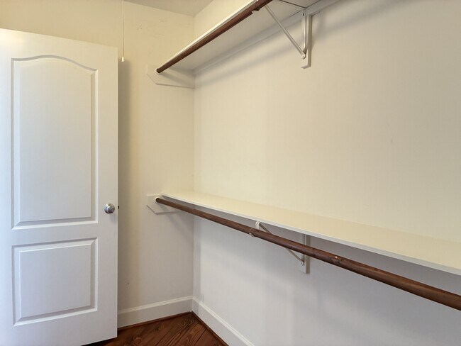 Building Photo - 1000 Columbus St