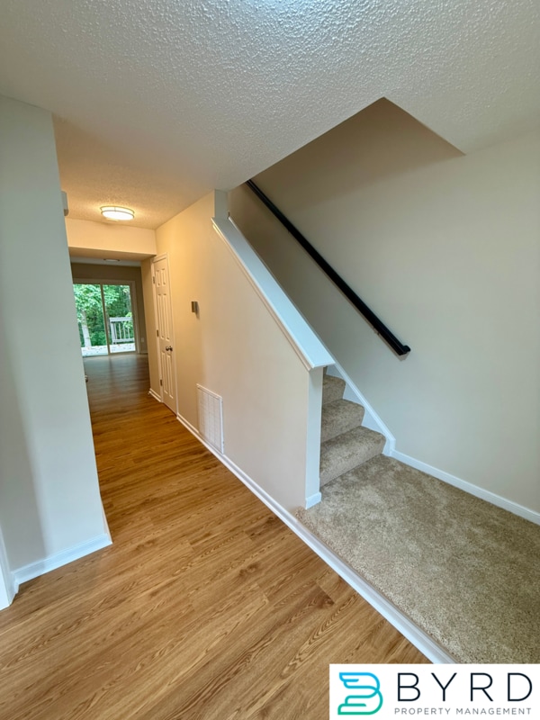 Building Photo - 913 Wheelwood Way