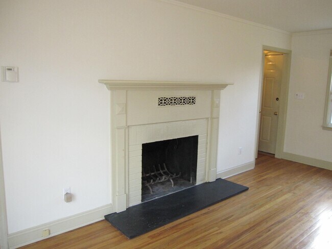 Building Photo - 103 Mt Gray Rd