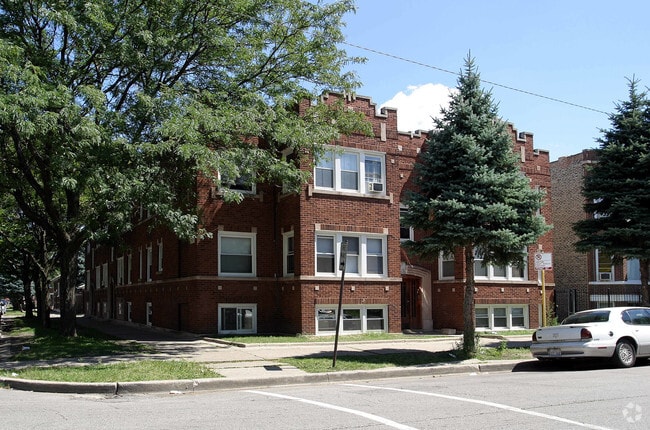 Primary Photo - 6201 S Whipple St