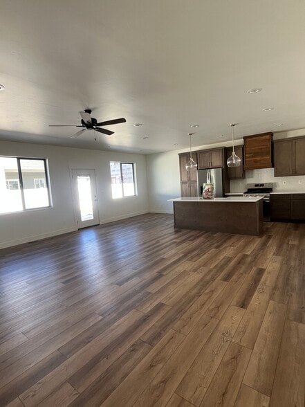 Building Photo - 343 Poppy St