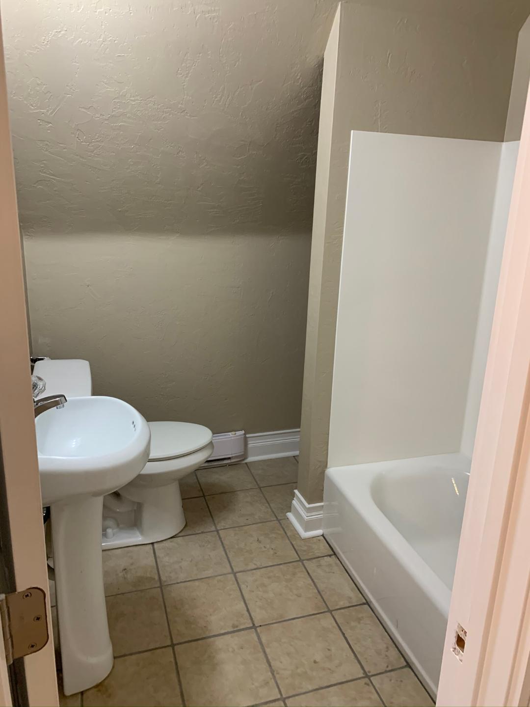 Building Photo - 218 S St Clair St