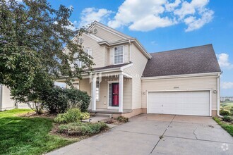 Building Photo - Beautiful 4 Bedroom Bellevue Home