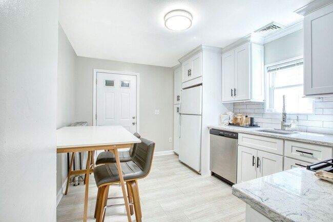 Building Photo - Sono Area of Norwalk 1 Bedroom apartment