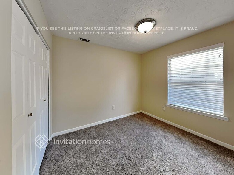 Building Photo - 3508 Tiffany Dr SE