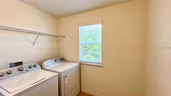 Building Photo - 3721 Maidencain St