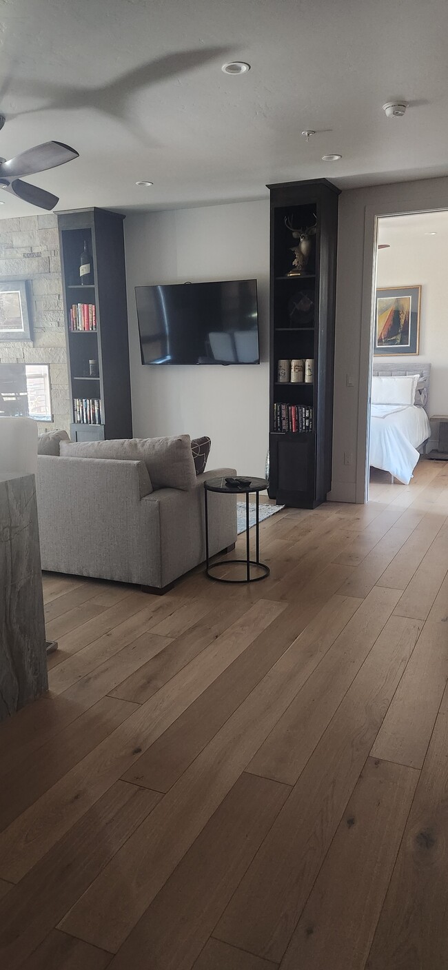 Building Photo - 1100 Blue River Pkwy