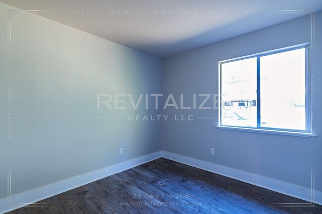 Building Photo - 1746 Cody Rd N