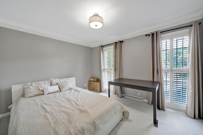 Building Photo - Lovely 3 Bed 2 Bath Ranch Home in South Park!