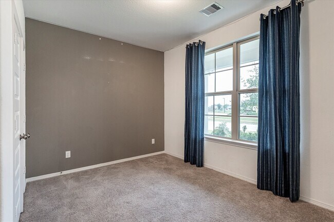 Building Photo - 5806 Aurora Grns Ln