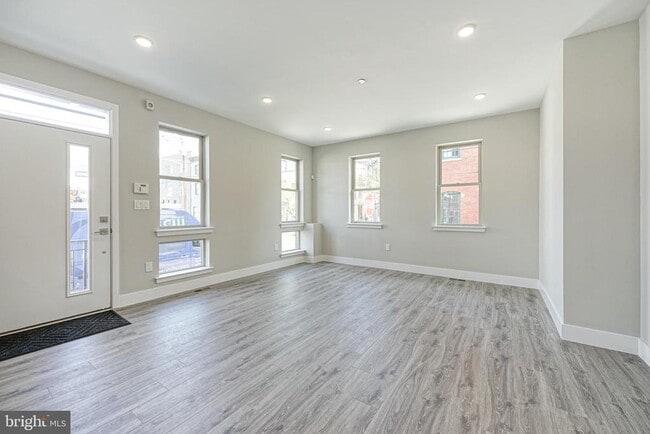 Building Photo - 300 W Jefferson St