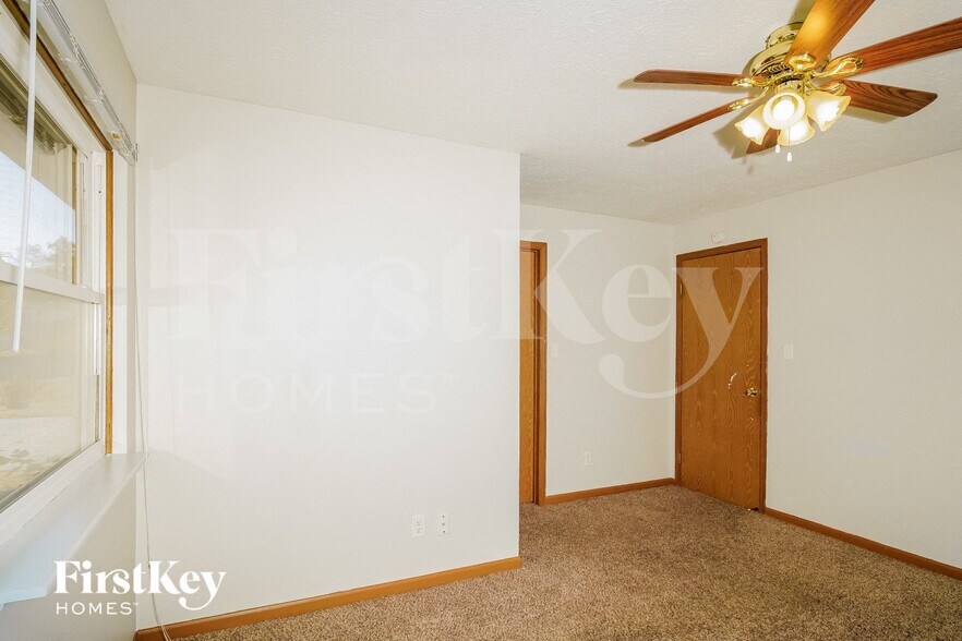 Building Photo - 8631 Pleasant Creek Ct