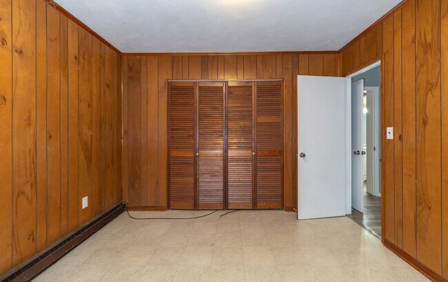Building Photo - 630 Colonial Dr