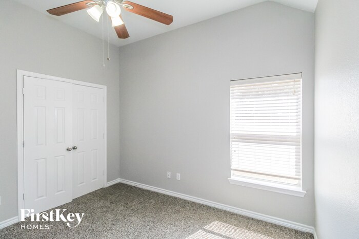 Building Photo - 226 Bob White Dr