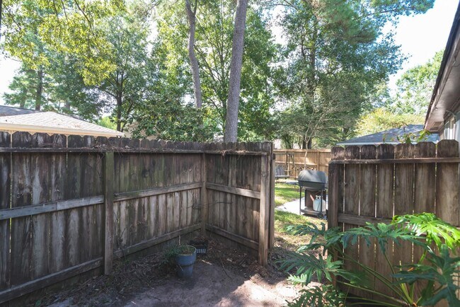 Building Photo - 25535 Wingfield Ln
