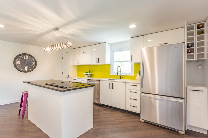 back painted glass backsplash, wine rack... - 8011 Shallowford Rd