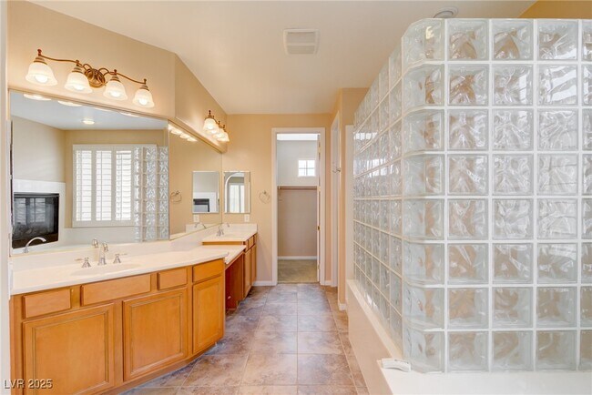 Building Photo - 8442 Elche Ct