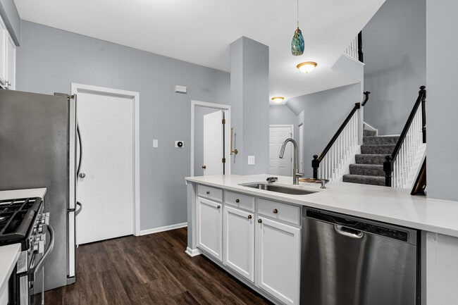 Building Photo - 24135 Walnut Cir