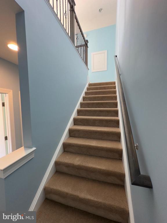 Building Photo - 3697 Ambrose Hills Rd