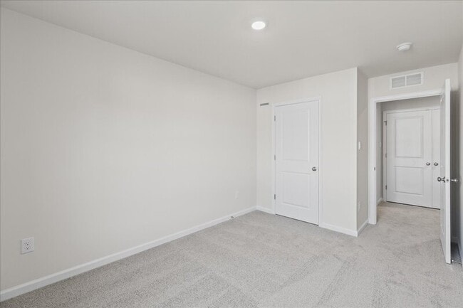 Building Photo - 15 Whaler Dr