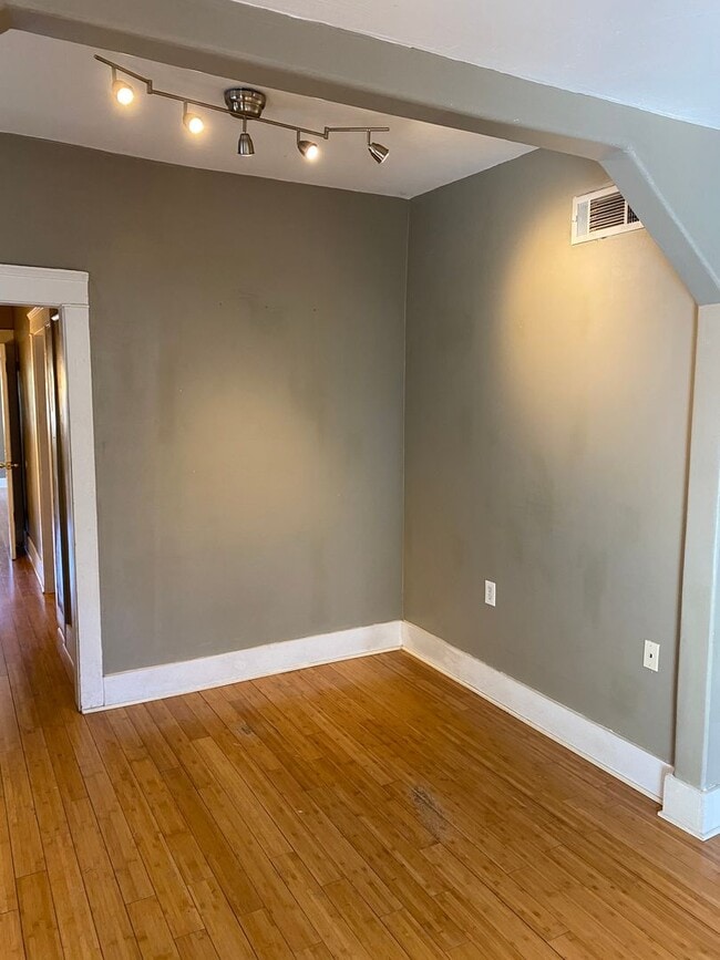 Building Photo - 522-524 W Culver ST