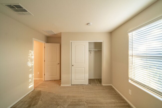 Building Photo - 26879 N 173rd Ln