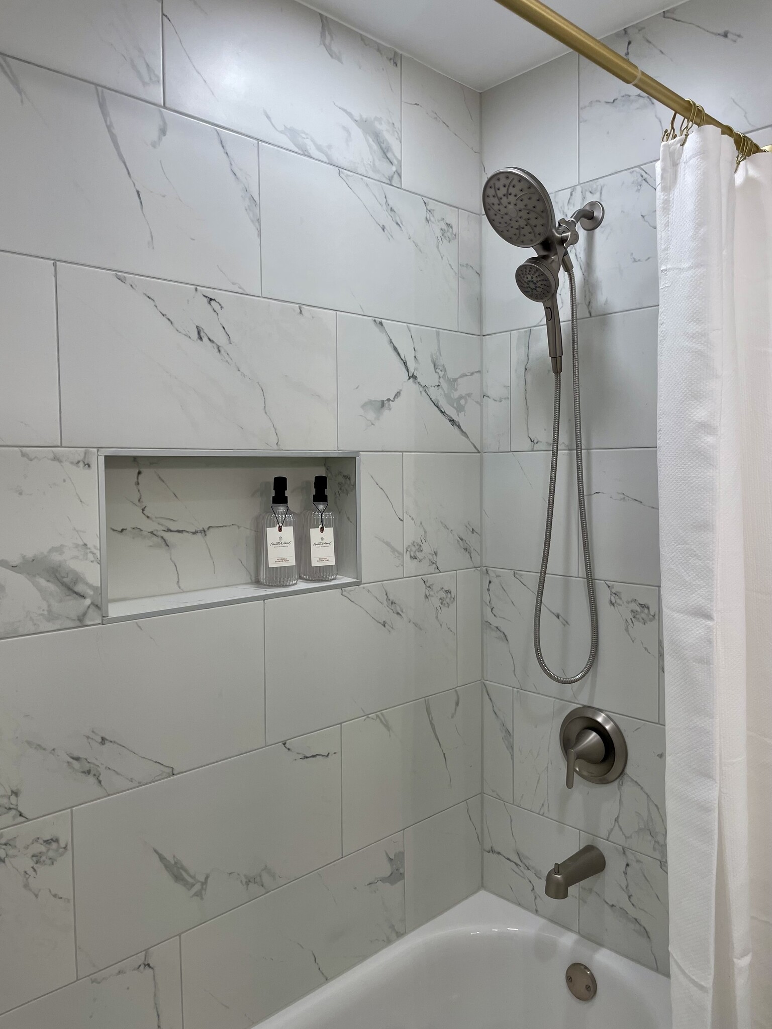2nd Bathroom (Upstairs) - 16180 Apple Ln
