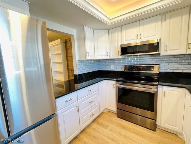 Building Photo - 4912 Tamiami Trl E