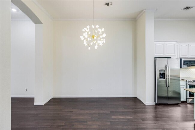 Building Photo - 14910 Leeward Dr