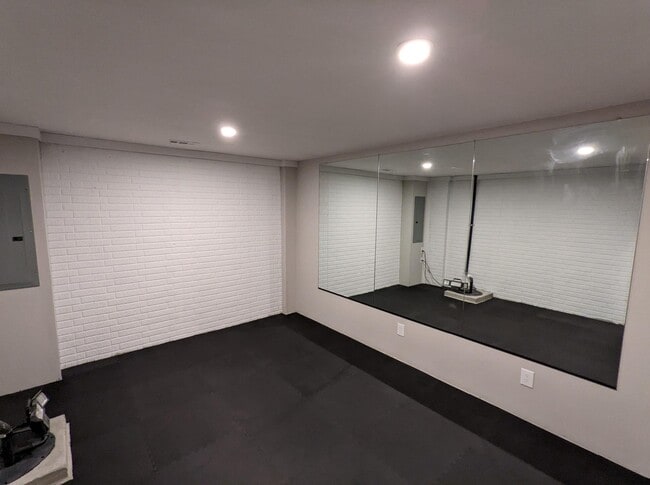 Building Photo - 144 Forecastle Trl