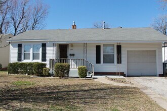 Building Photo - 207 E Rickenbacker Dr