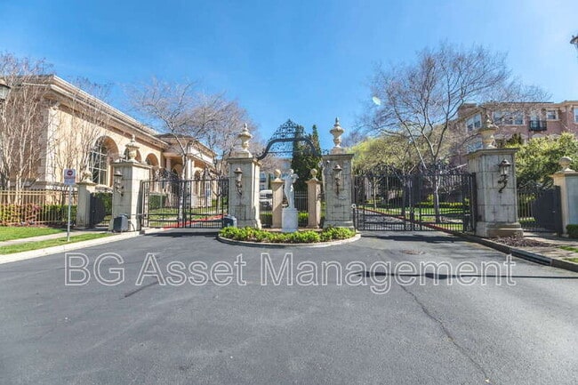 Building Photo - 1240 Sonata Dr