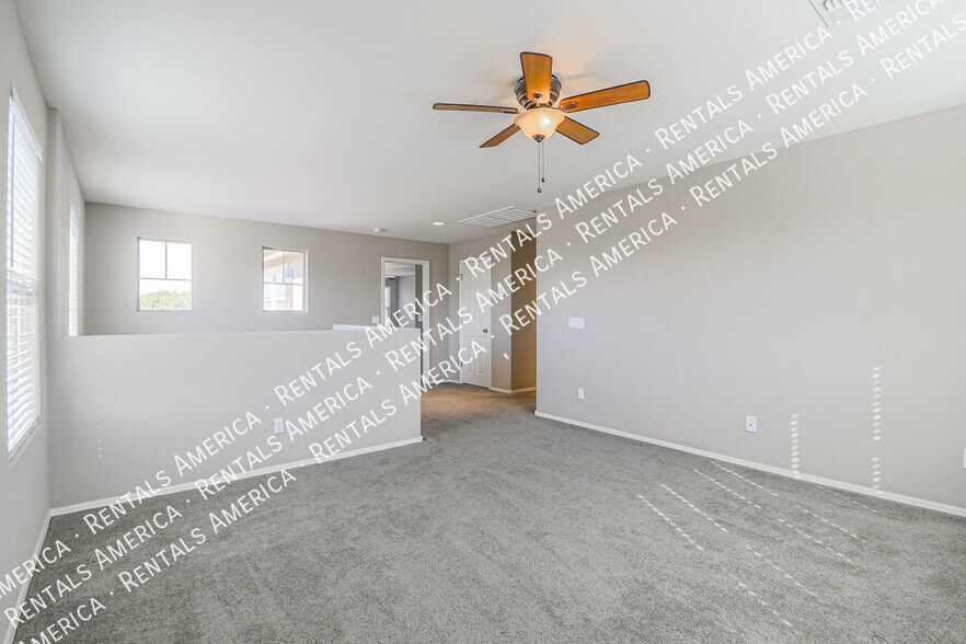Building Photo - 2930 E Detroit St