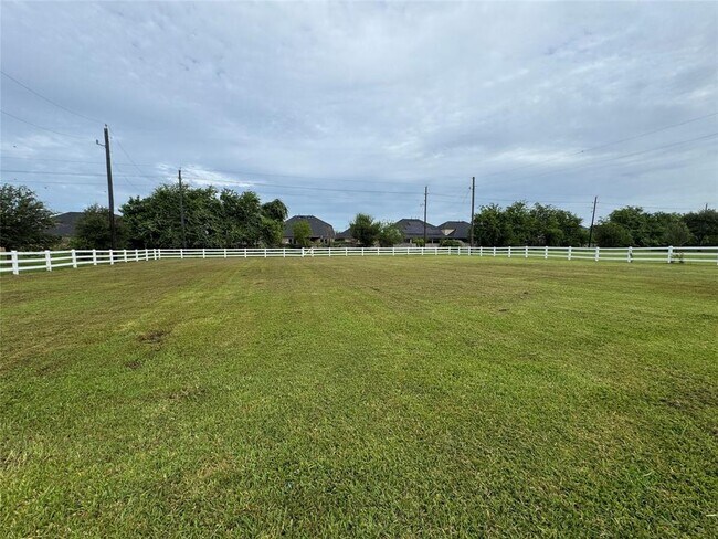 Building Photo - 5519 Bridlewood Dr