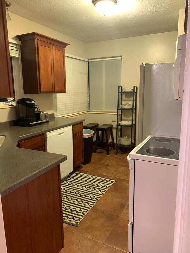 Building Photo - Gorgeous Home in Bountiful!