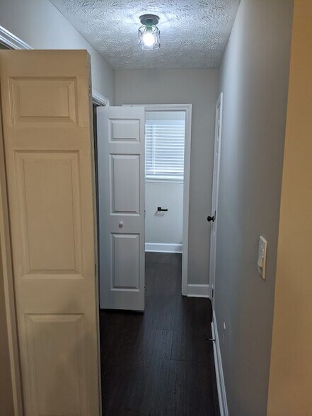 Building Photo - 155 Chesapeake Dr