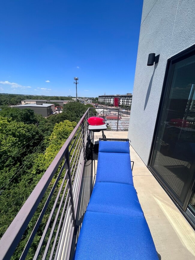 Building Photo - 6444 Burnet Rd