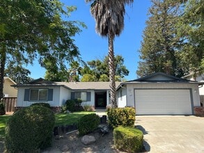 Building Photo - Updated 4-Bedroom Single-Story Home in Con...