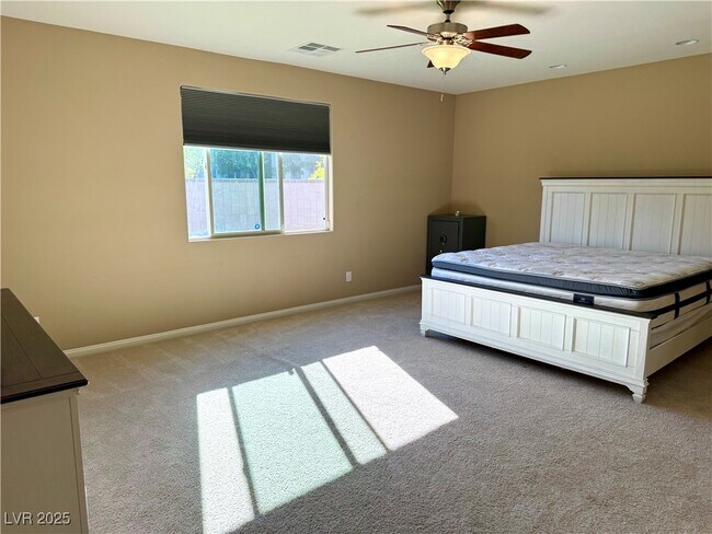 Building Photo - 6298 Starflare St
