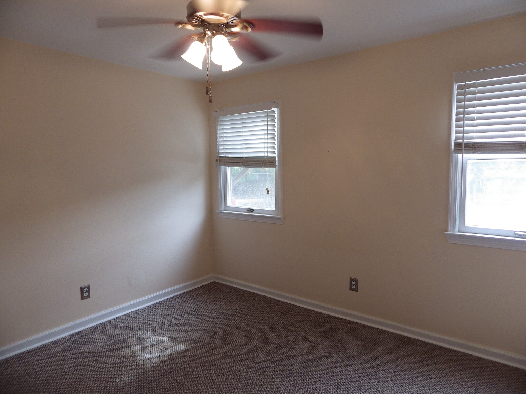 Bedroom - 510 E Gillespie St
